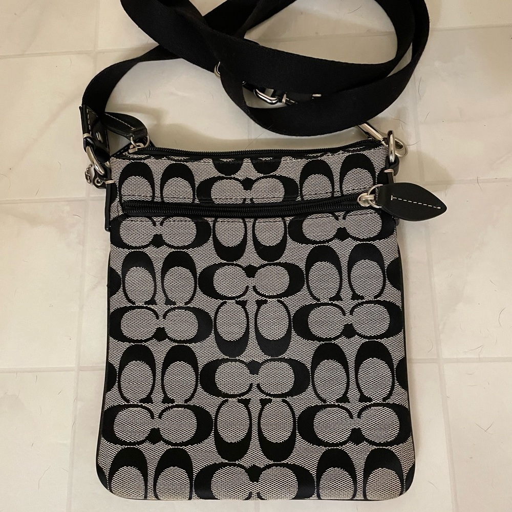 Coach Crossbody Black & White Classic Pattern